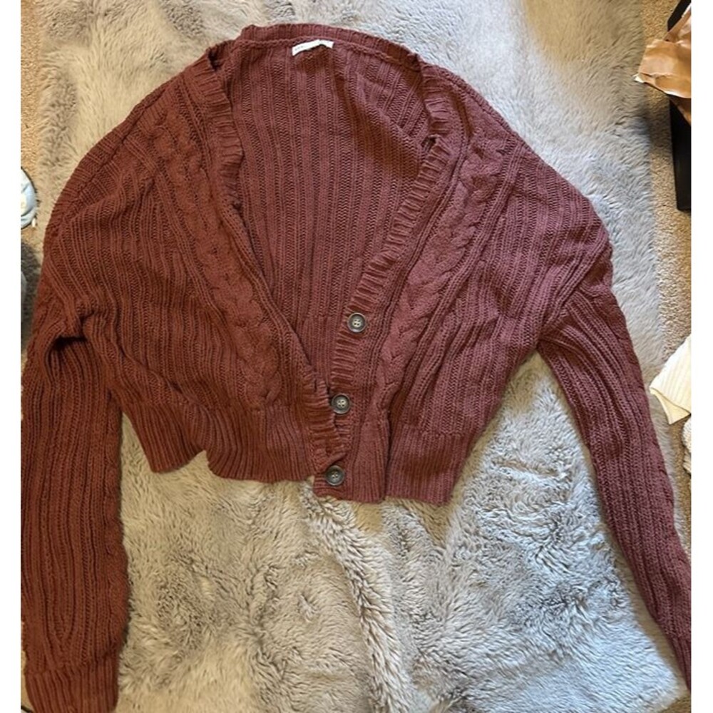 Women's Cropped Cable Knit Button Up Cardigan Sweater